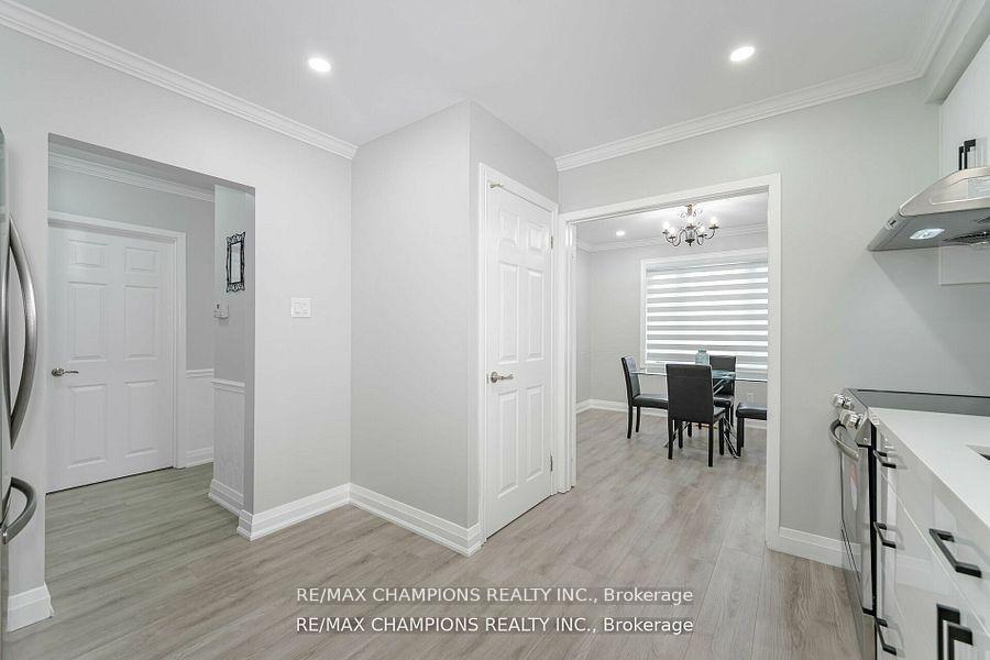 Photo 9 of 53 Beechwood Crescent, Brampton, Avondale — HOMEH