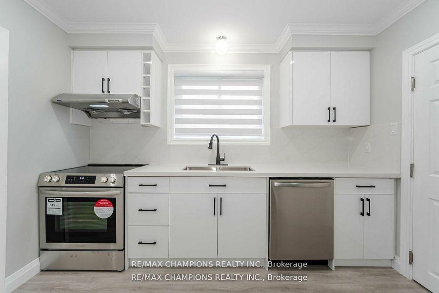 Photo 36 of 53 Beechwood Crescent, Brampton, Avondale — HOMEH