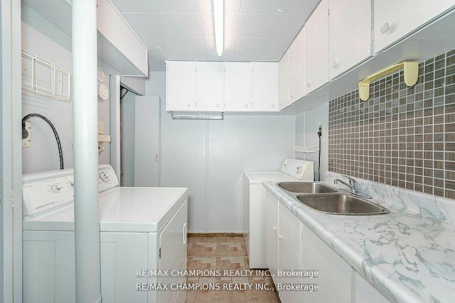 Photo 24 of 53 Beechwood Crescent, Brampton, Avondale — HOMEH