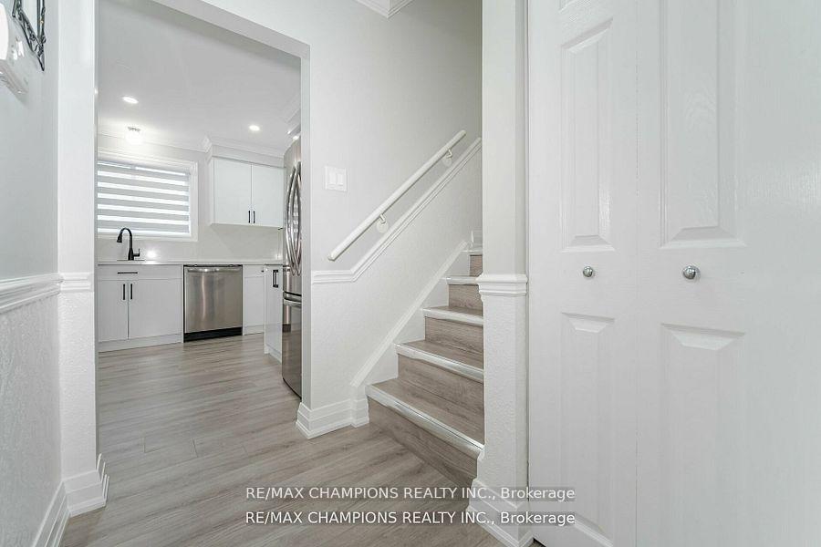 Photo 25 of 53 Beechwood Crescent, Brampton, Avondale — HOMEH