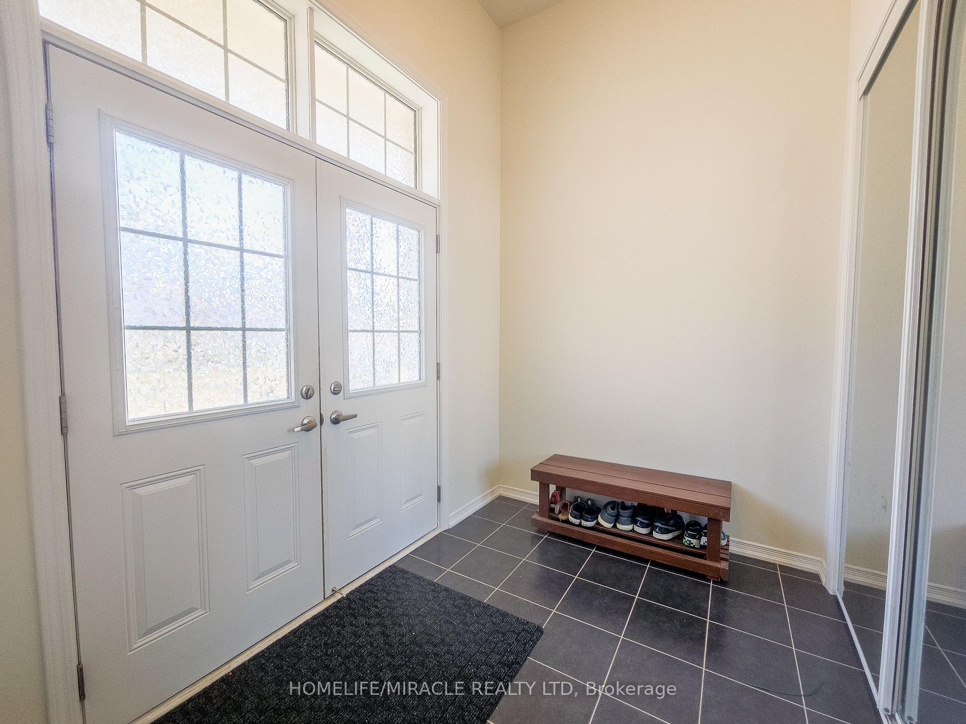 Photo 4 of 48 Esther Crescent, Thorold, Hurricane/Merrittville — HOMEH