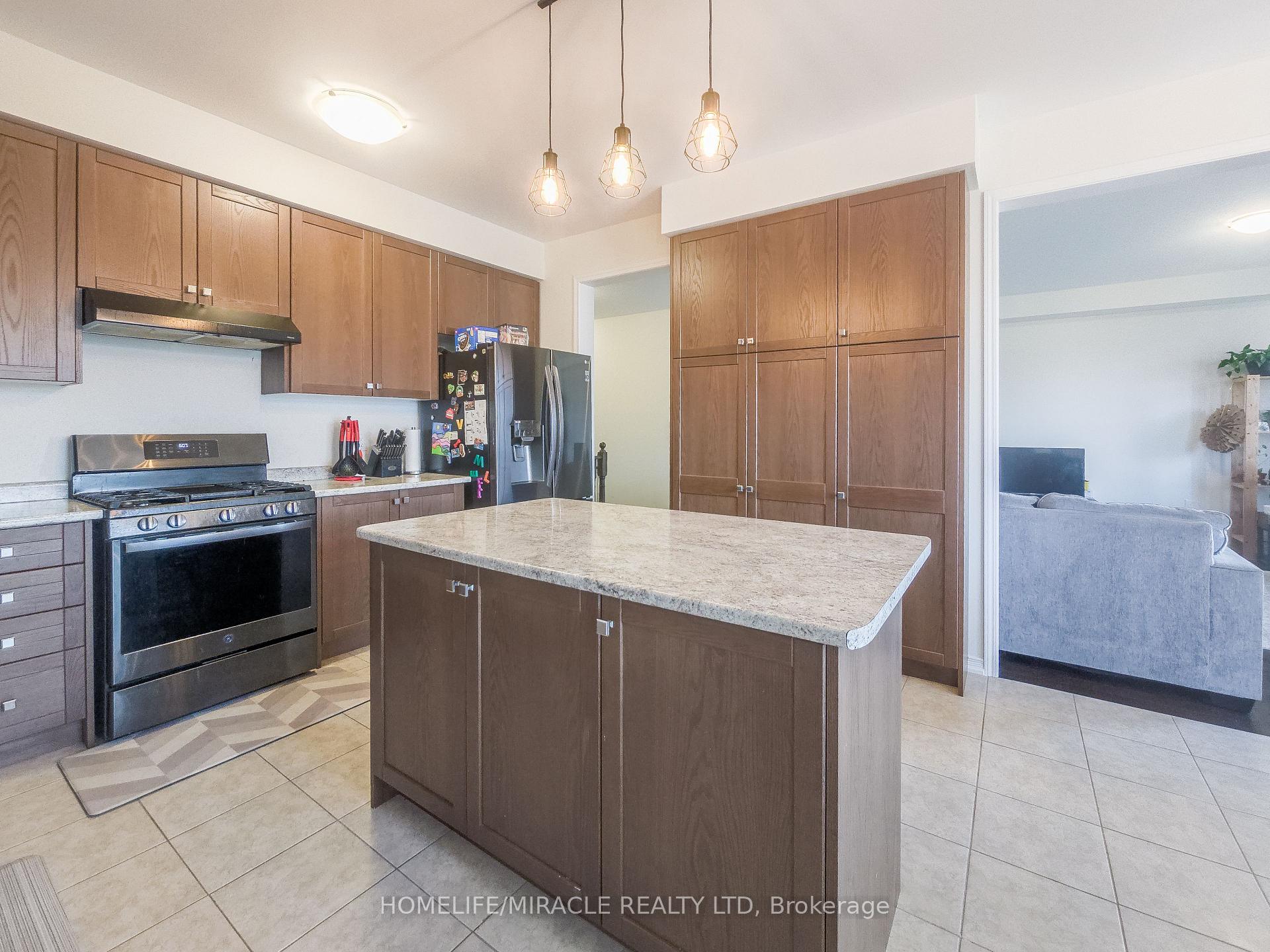 Photo 15 of 48 Esther Crescent, Thorold, Hurricane/Merrittville — HOMEH