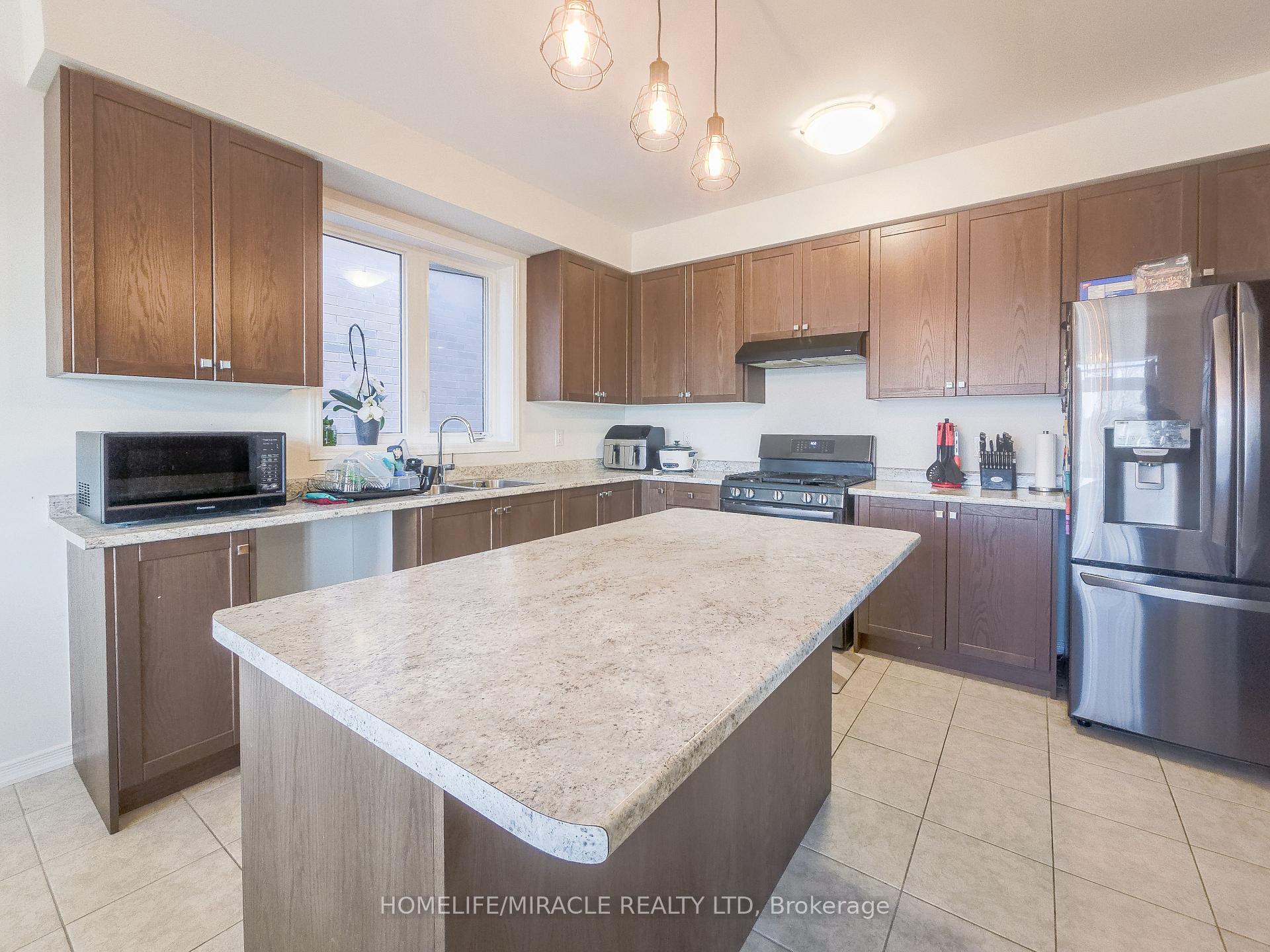 Photo 16 of 48 Esther Crescent, Thorold, Hurricane/Merrittville — HOMEH