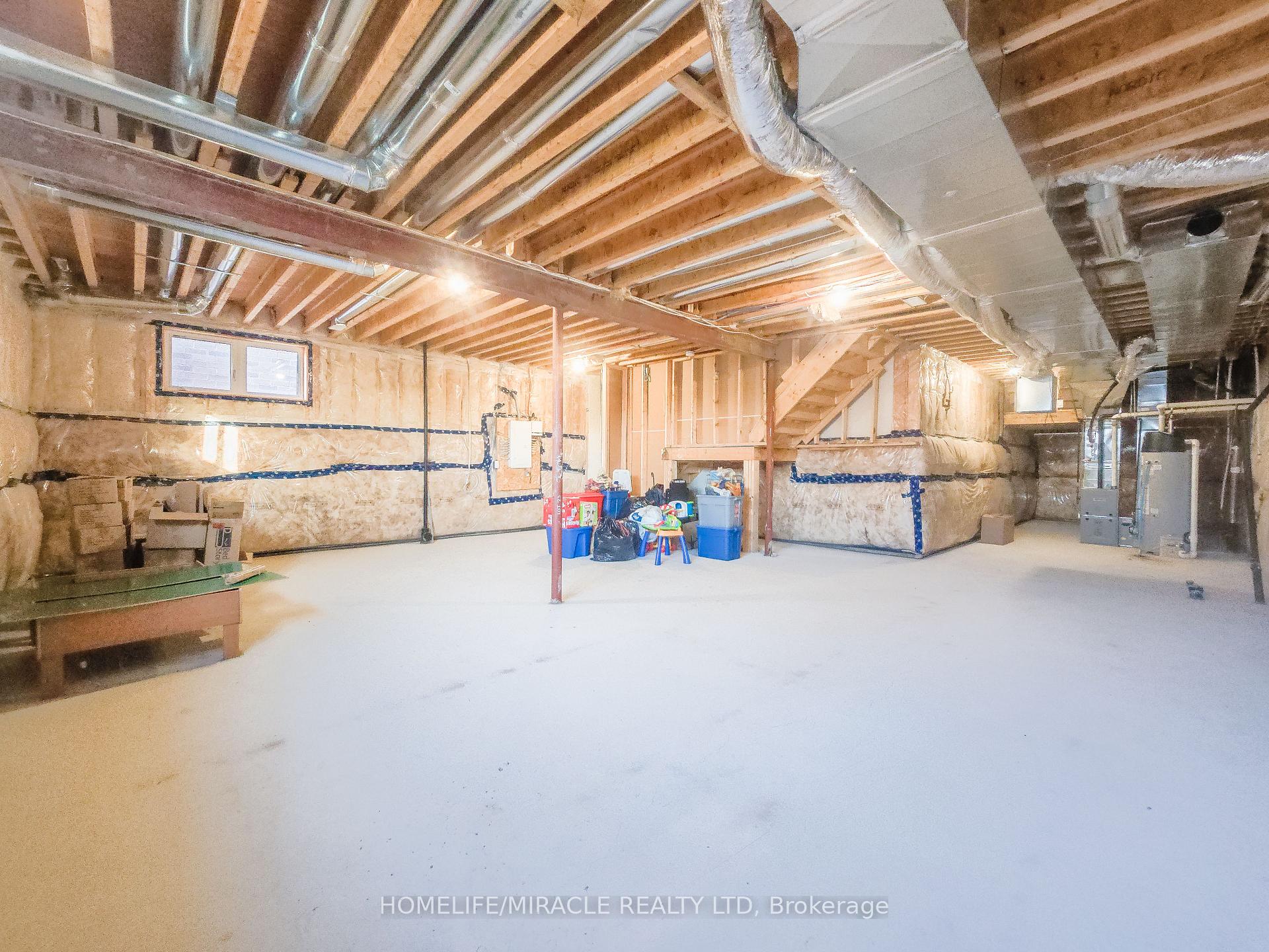 Photo 33 of 48 Esther Crescent, Thorold, Hurricane/Merrittville — HOMEH