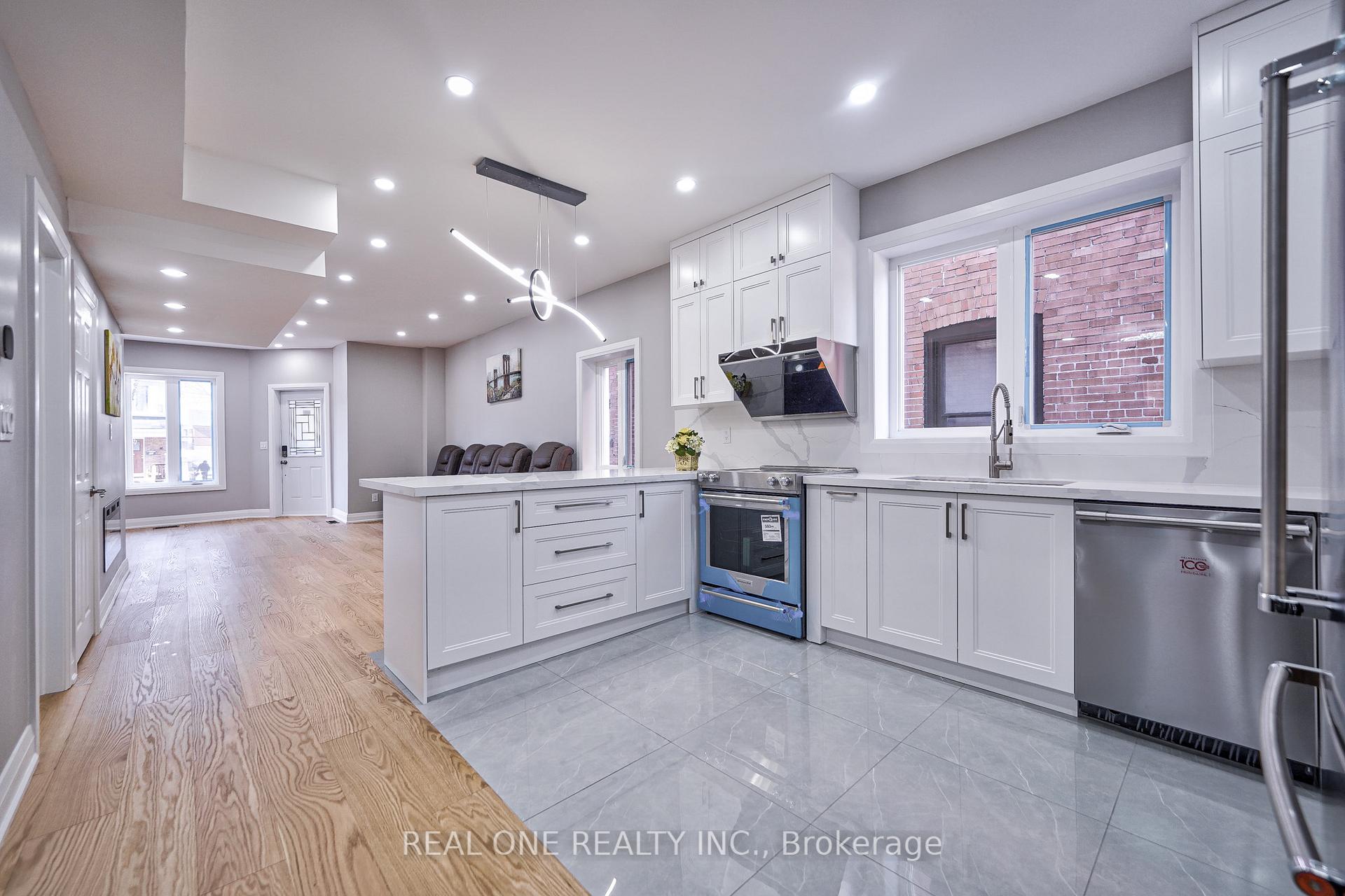 Photo 13 of 157 Glenholme Avenue, Toronto, Oakwood Village — HOMEH