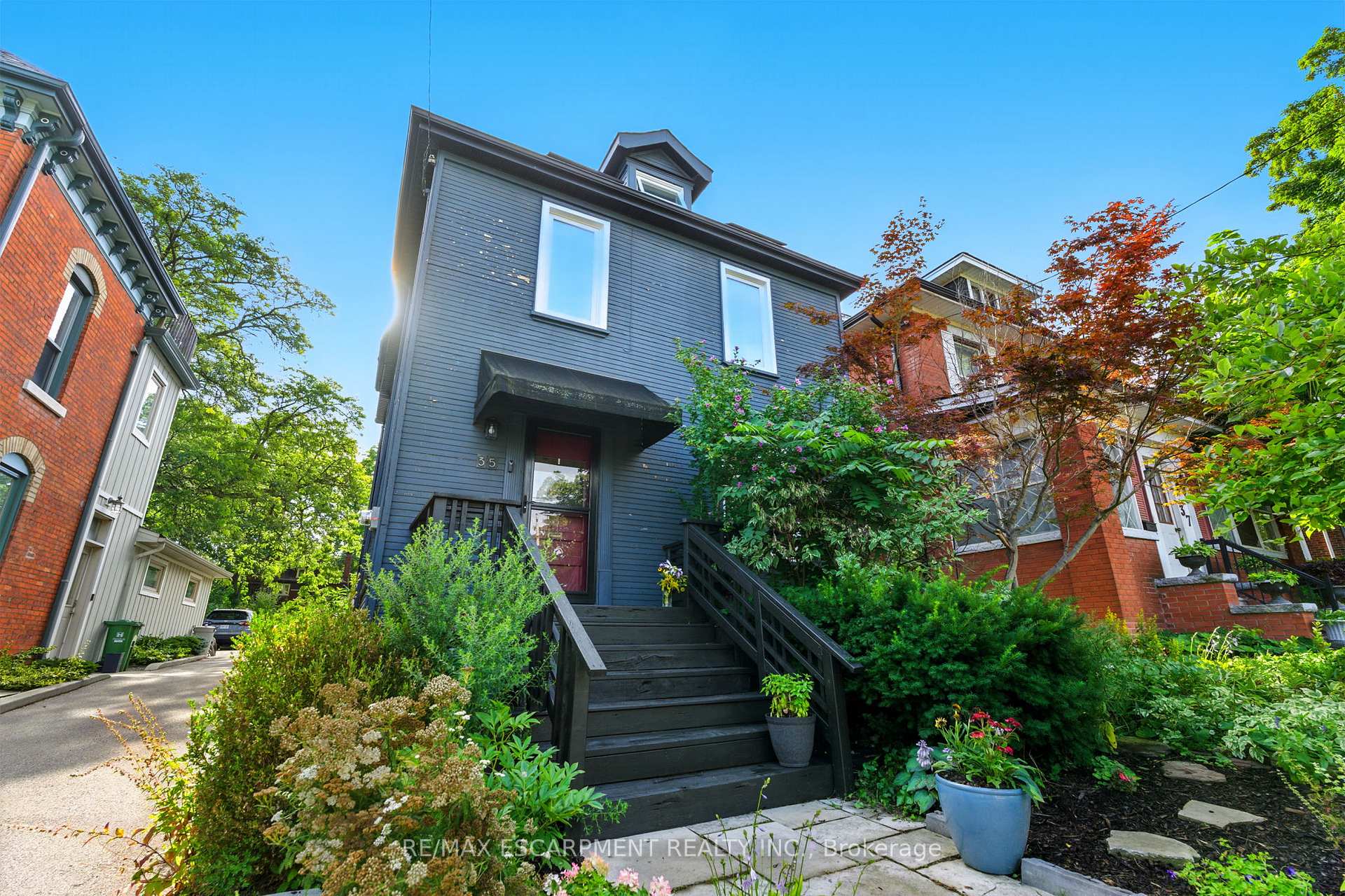 Front of 35 Mountain Avenue