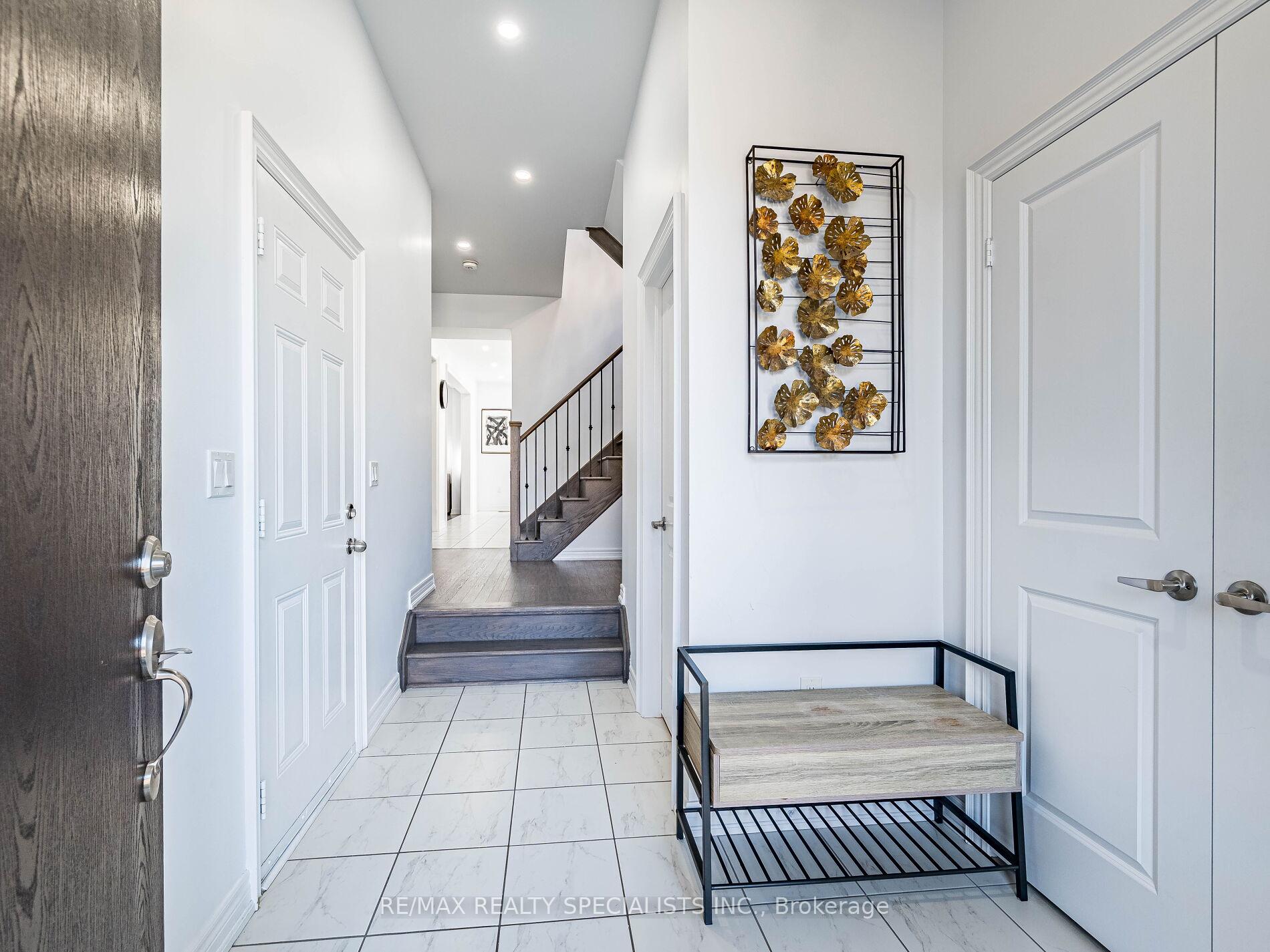 Photo 7 of 46 Forsyth Crescent, Brampton, Credit Valley — HOMEH