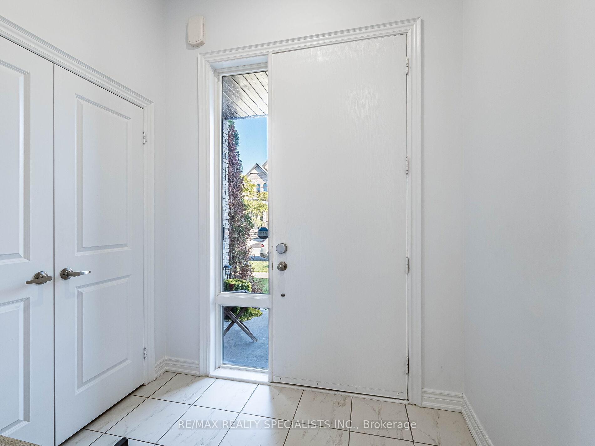 Photo 9 of 46 Forsyth Crescent, Brampton, Credit Valley — HOMEH