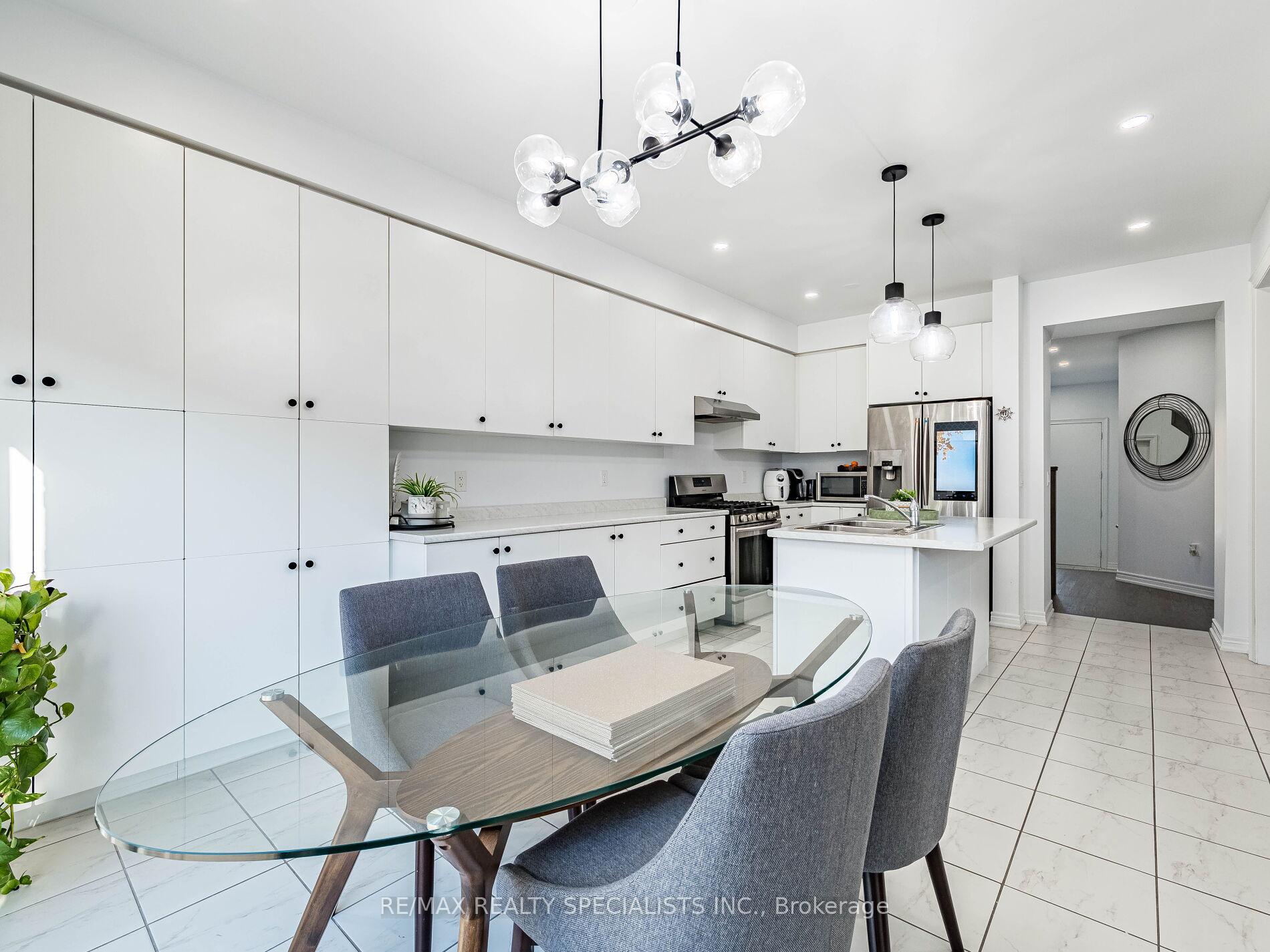 Photo 18 of 46 Forsyth Crescent, Brampton, Credit Valley — HOMEH