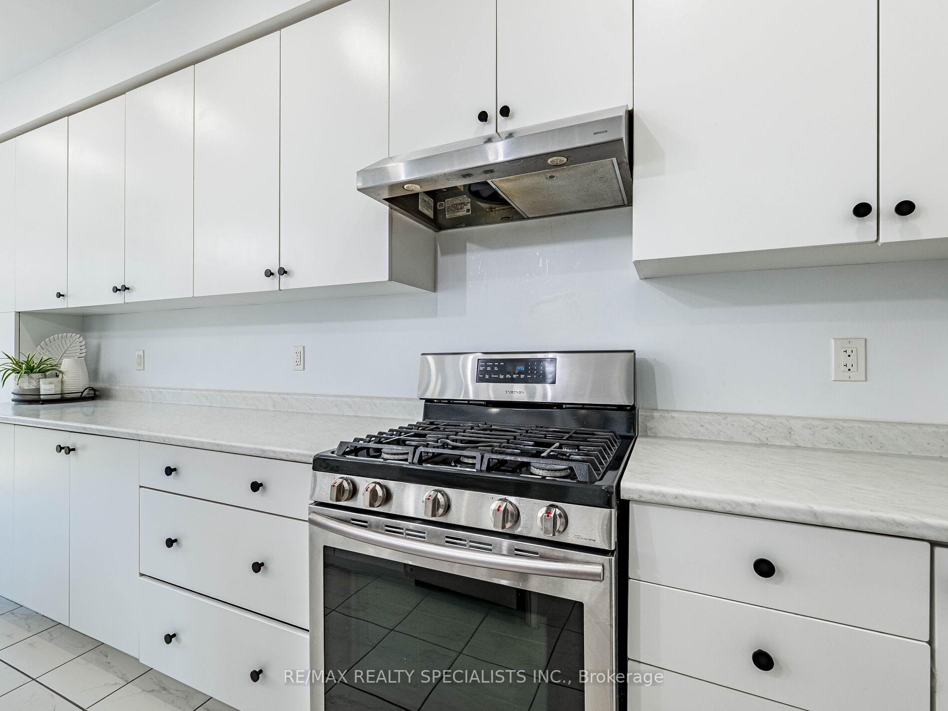 Photo 19 of 46 Forsyth Crescent, Brampton, Credit Valley — HOMEH