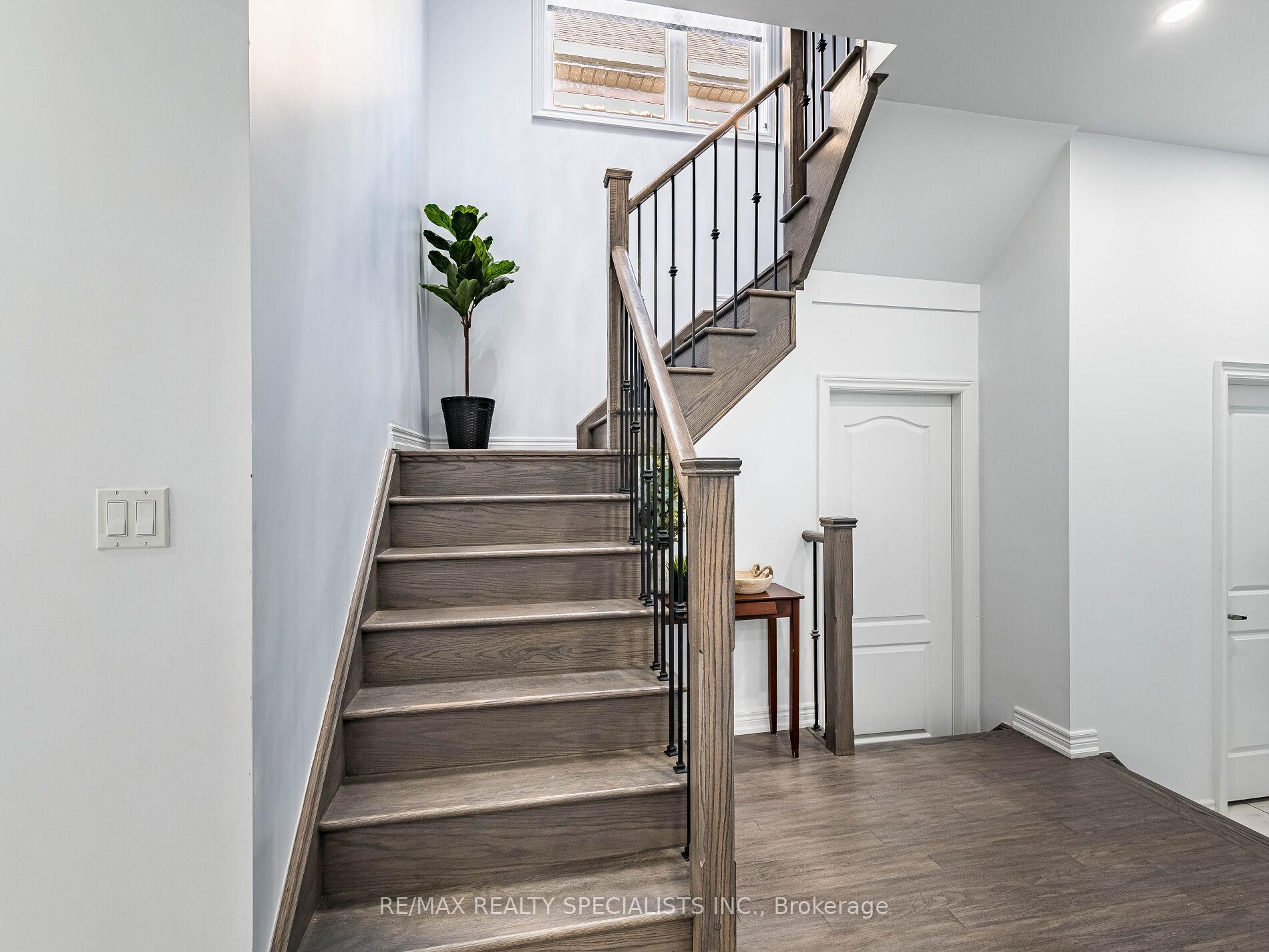 Photo 21 of 46 Forsyth Crescent, Brampton, Credit Valley — HOMEH