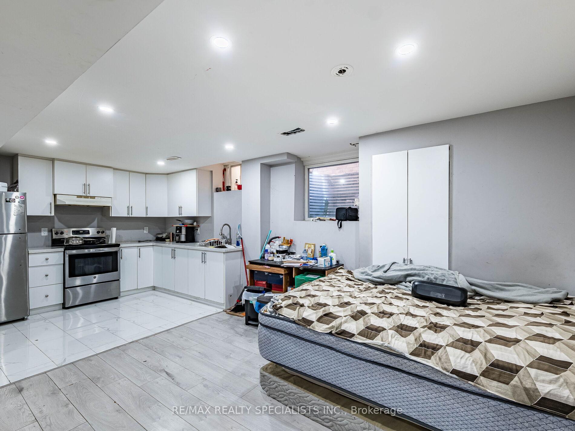 Photo 36 of 46 Forsyth Crescent, Brampton, Credit Valley — HOMEH