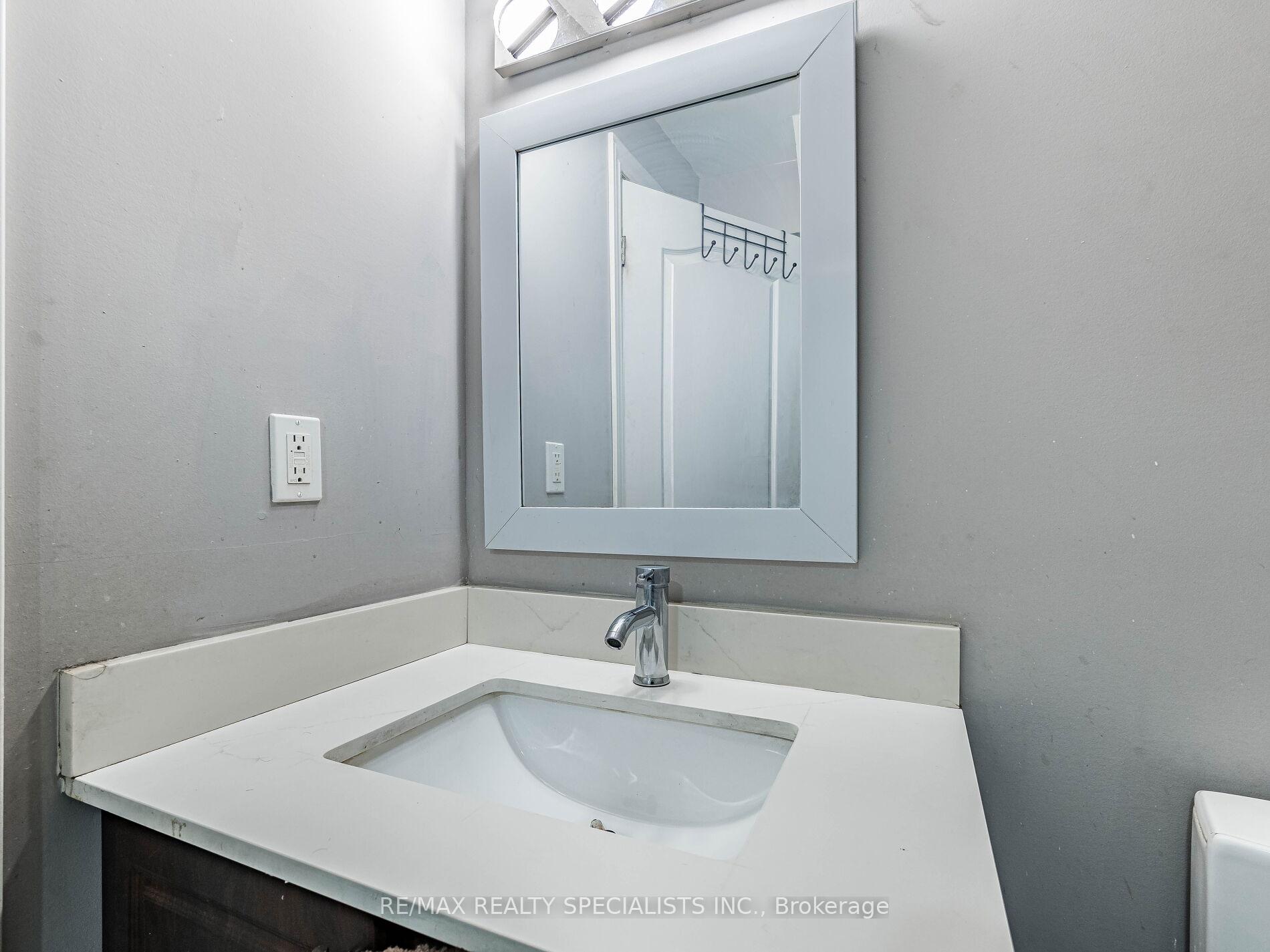 Photo 38 of 46 Forsyth Crescent, Brampton, Credit Valley — HOMEH