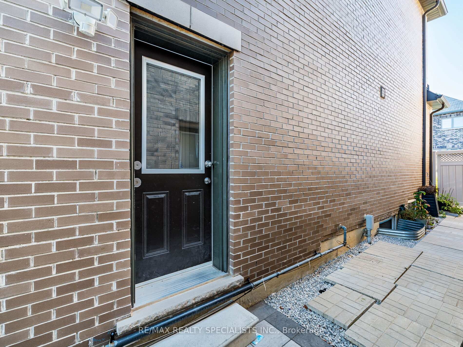 Photo 47 of 46 Forsyth Crescent, Brampton, Credit Valley — HOMEH