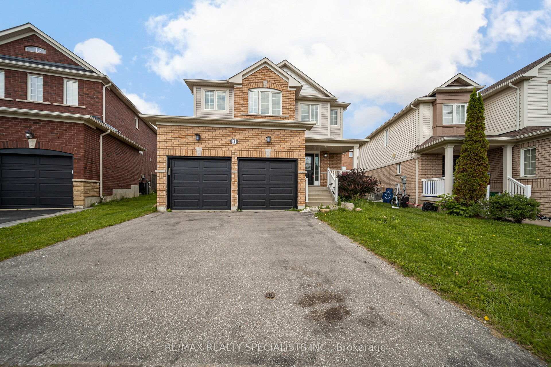 Photo 5 of 91 Laprade Square, Clarington, Bowmanville — HOMEH