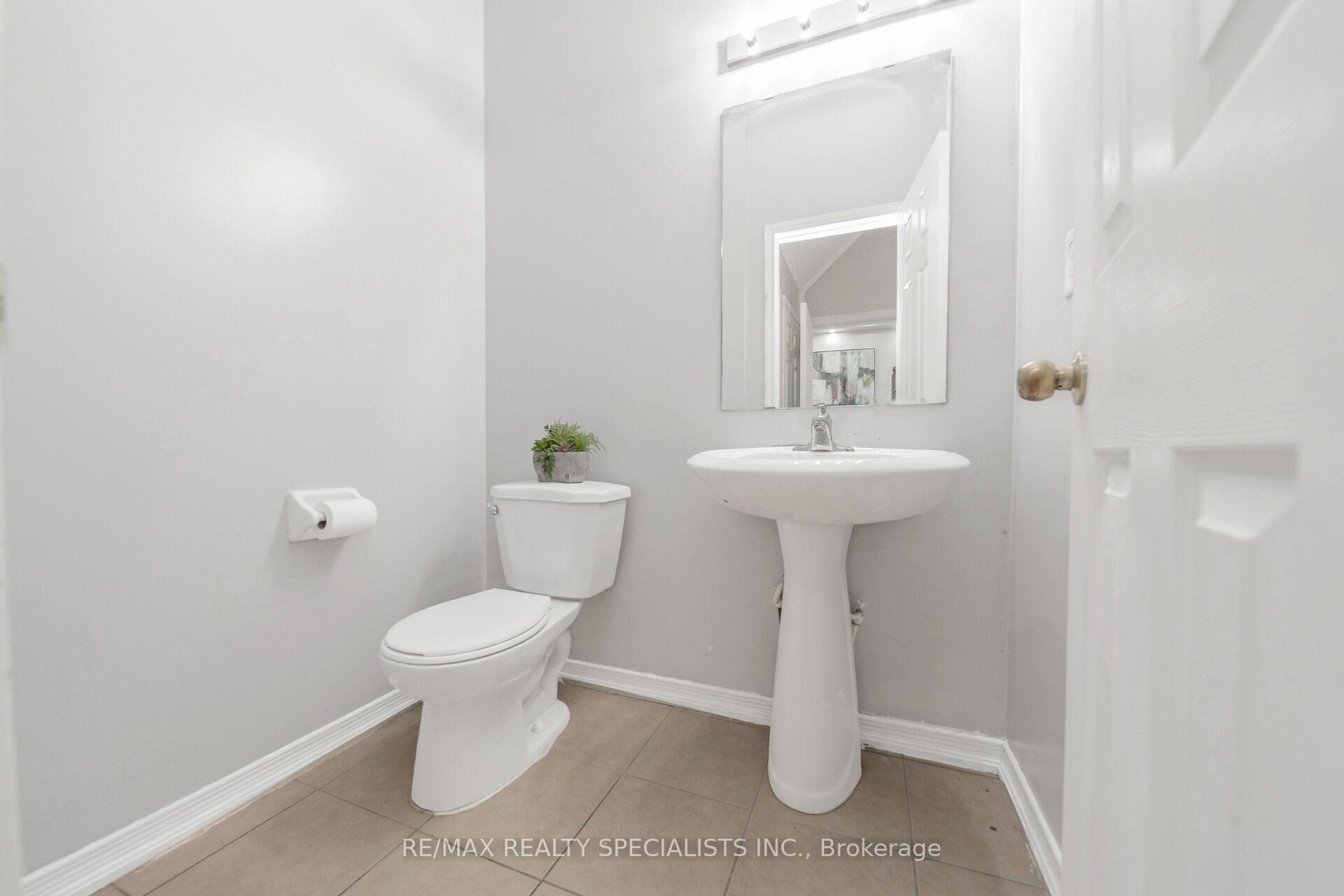 Photo 13 of 91 Laprade Square, Clarington, Bowmanville — HOMEH