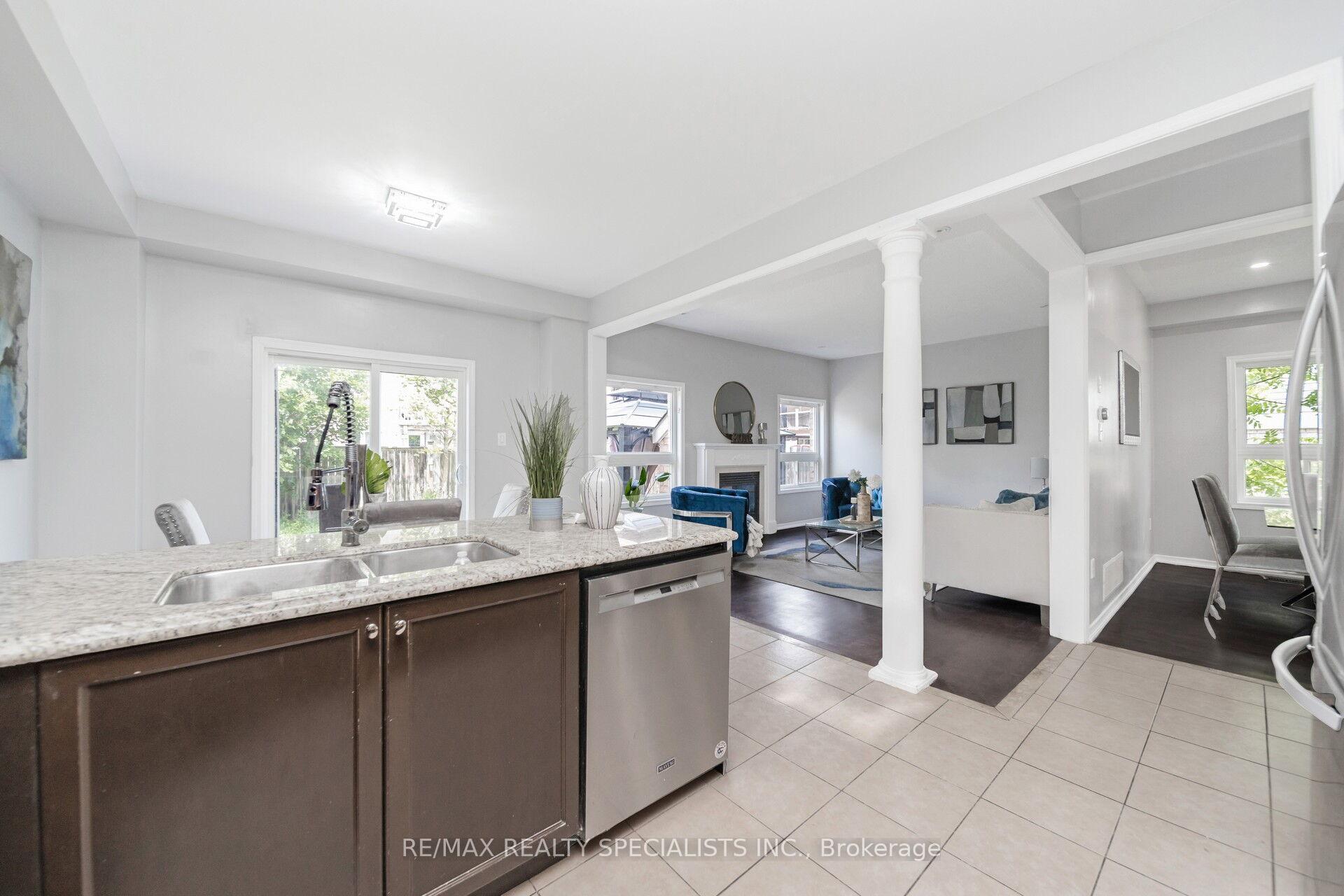 Photo 18 of 91 Laprade Square, Clarington, Bowmanville — HOMEH