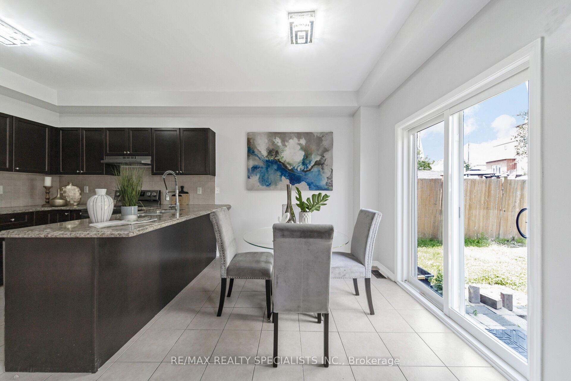 Photo 23 of 91 Laprade Square, Clarington, Bowmanville — HOMEH