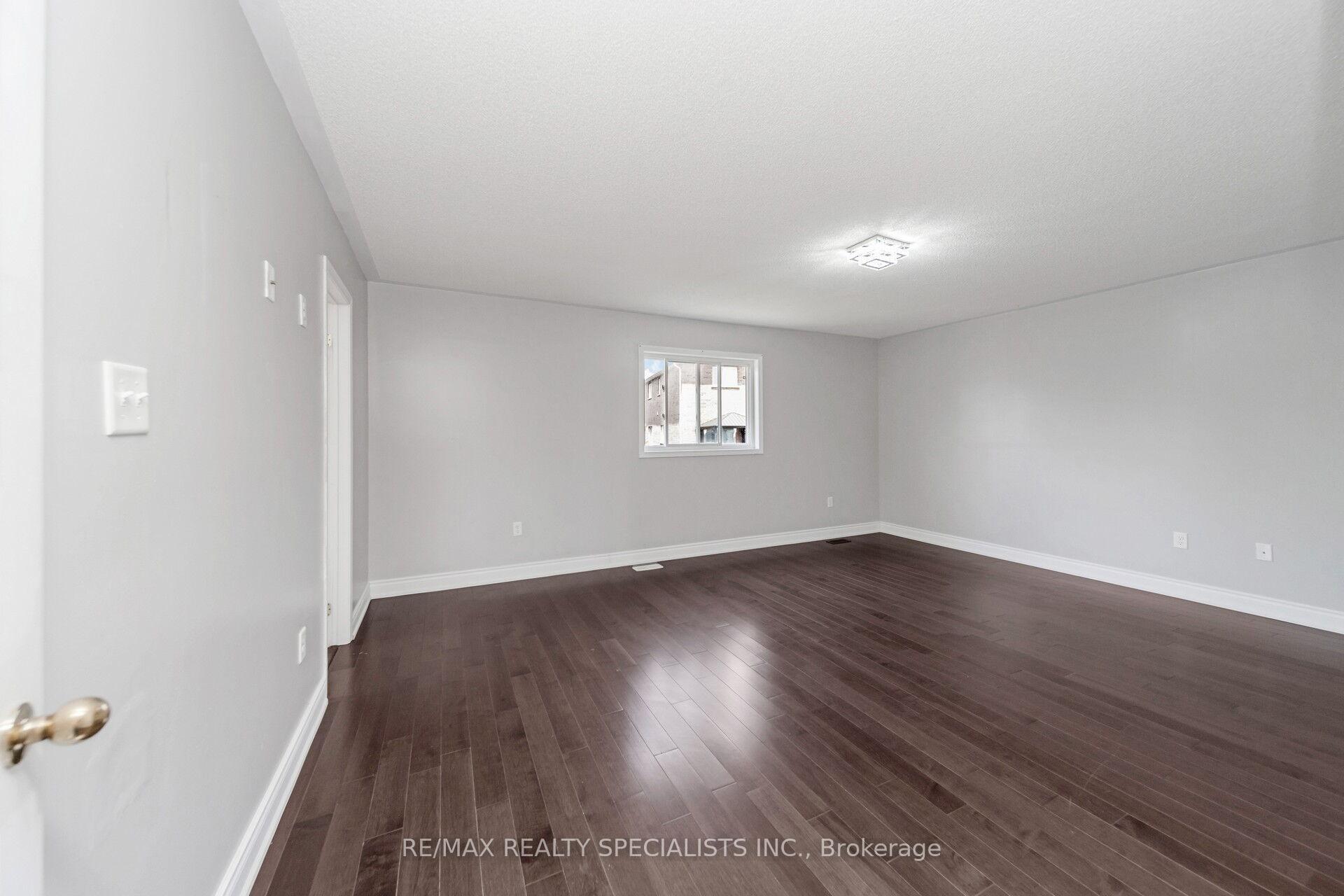 Photo 29 of 91 Laprade Square, Clarington, Bowmanville — HOMEH