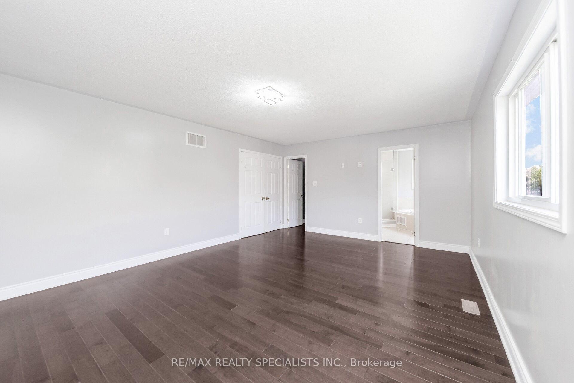 Photo 30 of 91 Laprade Square, Clarington, Bowmanville — HOMEH