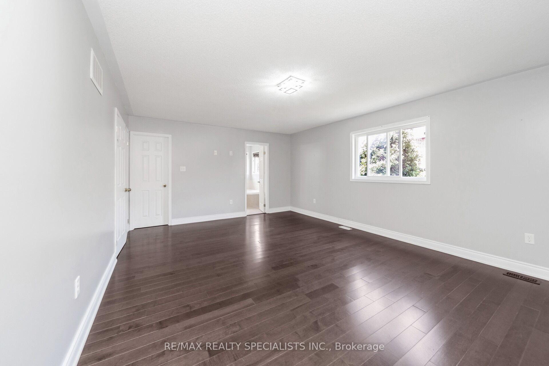 Photo 32 of 91 Laprade Square, Clarington, Bowmanville — HOMEH