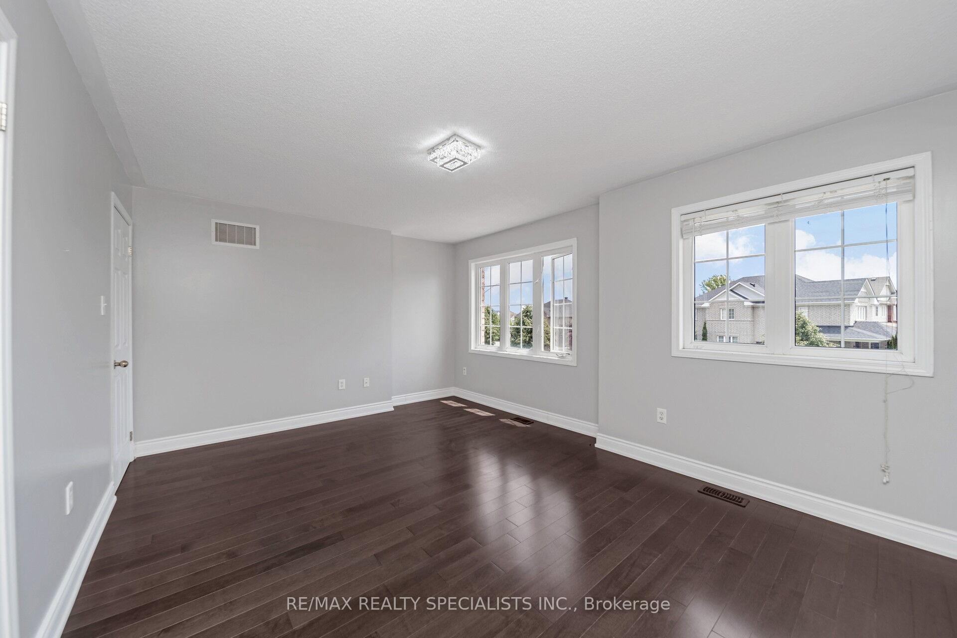 Photo 43 of 91 Laprade Square, Clarington, Bowmanville — HOMEH