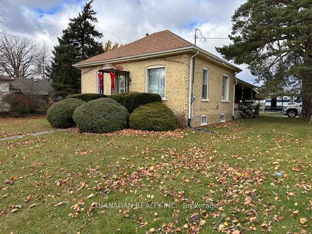 Front of 597 Simcoe Street