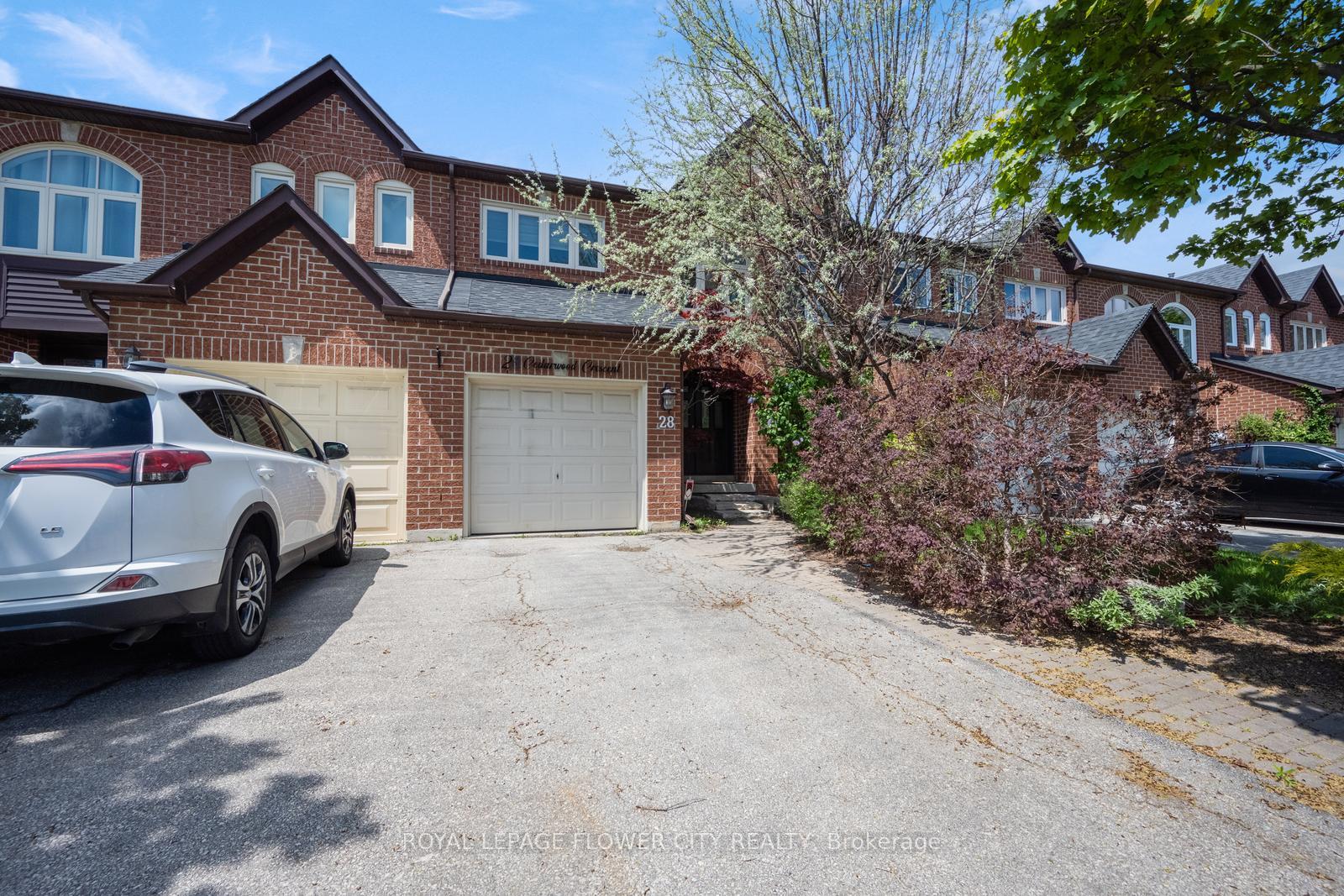 Photo 2 of 28 Cedarwood Crescent, Brampton, Bram West — HOMEH