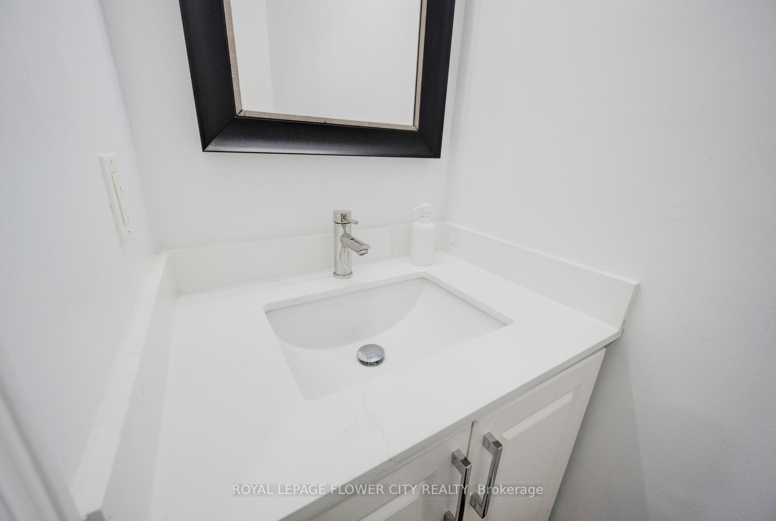 Photo 13 of 28 Cedarwood Crescent, Brampton, Bram West — HOMEH