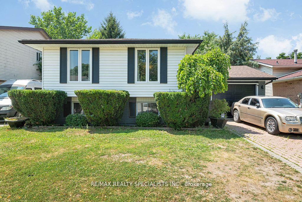 Photo 3 of 3195 Conservation Drive W, Windsor — HOMEH