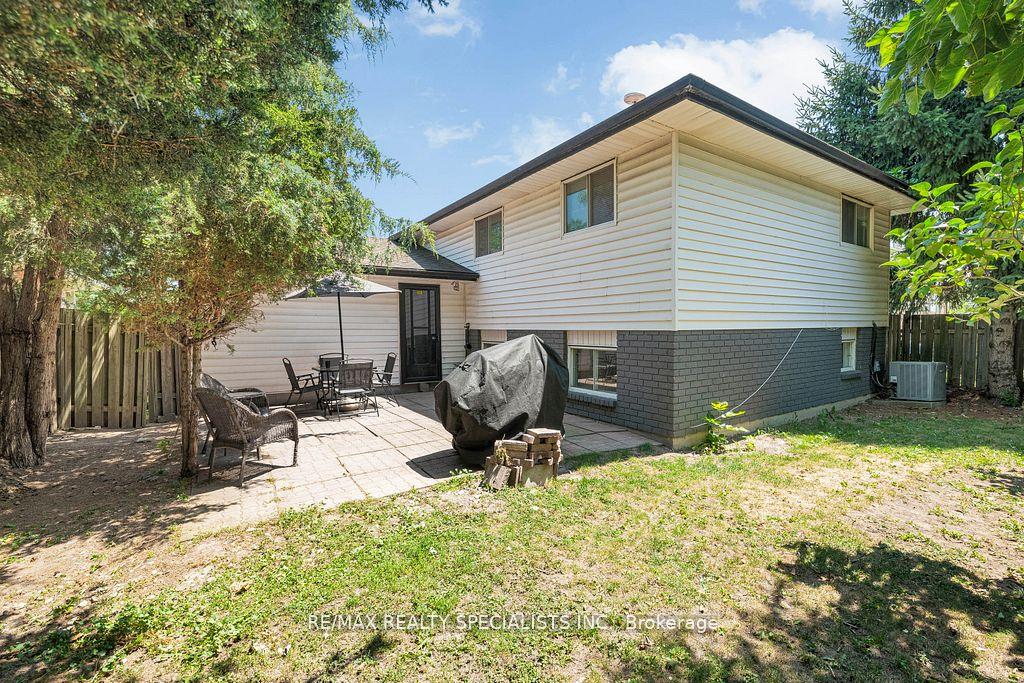 Photo 7 of 3195 Conservation Drive W, Windsor — HOMEH