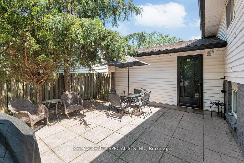 Photo 9 of 3195 Conservation Drive W, Windsor — HOMEH