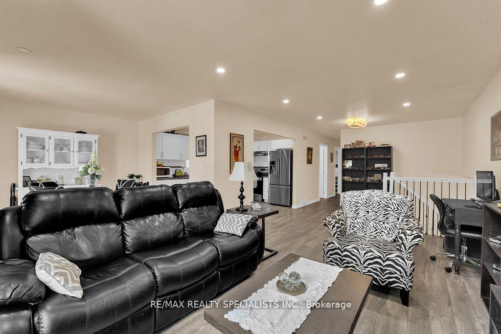 Photo 15 of 3195 Conservation Drive W, Windsor — HOMEH