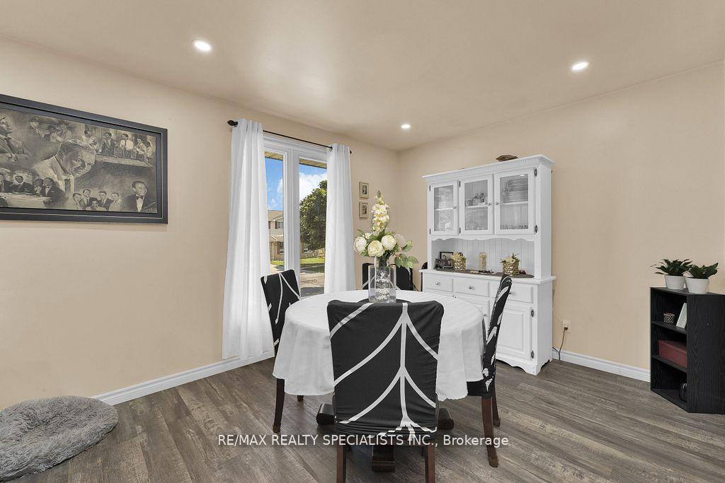 Photo 16 of 3195 Conservation Drive W, Windsor — HOMEH