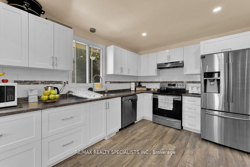 Photo 17 of 3195 Conservation Drive W, Windsor — HOMEH