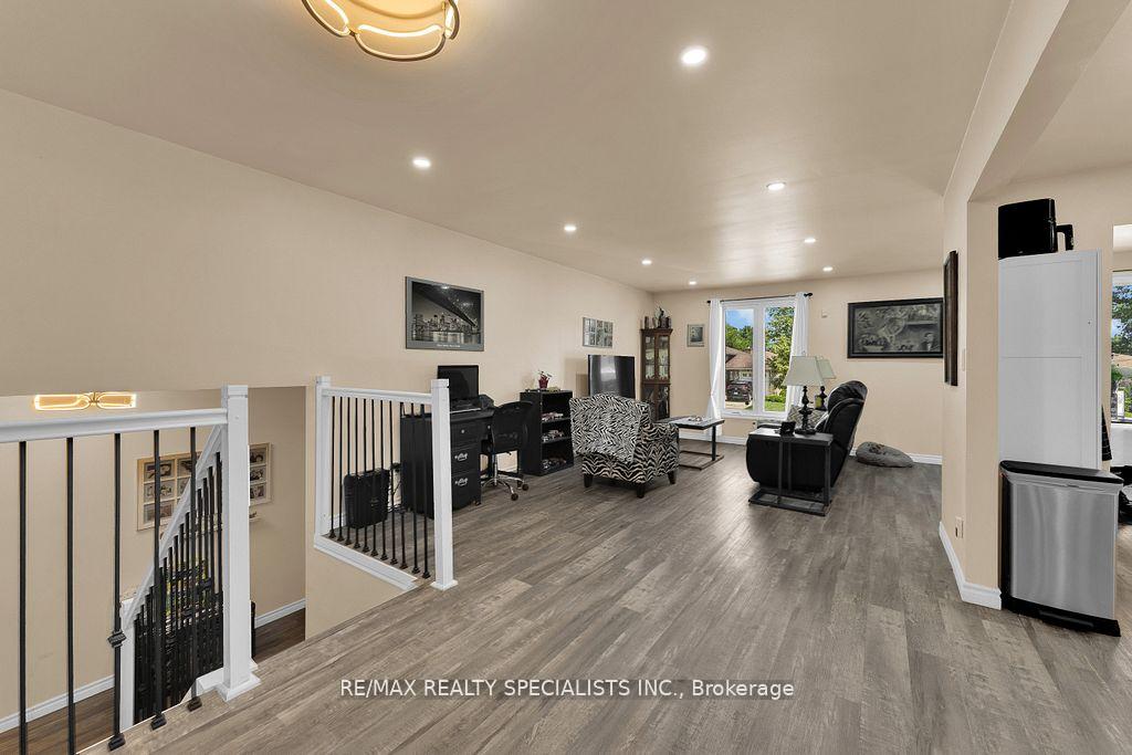Photo 19 of 3195 Conservation Drive W, Windsor — HOMEH
