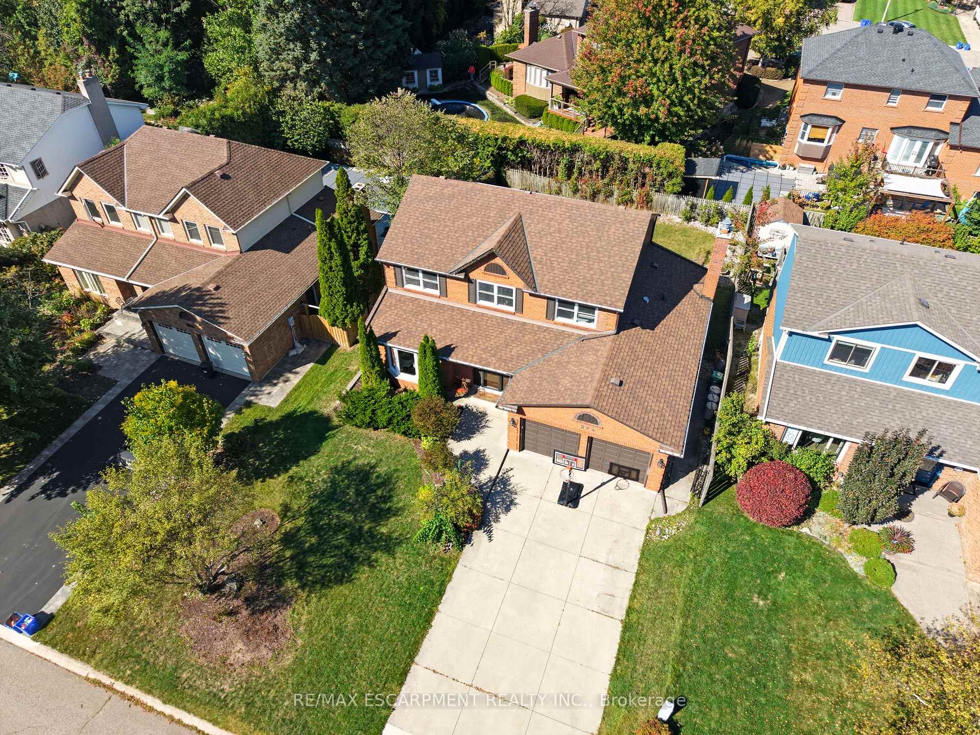 Photo 2 of 275 Cornwallis Road, Hamilton, Ancaster — HOMEH