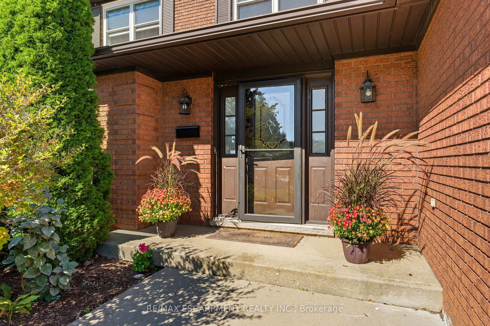 Photo 7 of 275 Cornwallis Road, Hamilton, Ancaster — HOMEH
