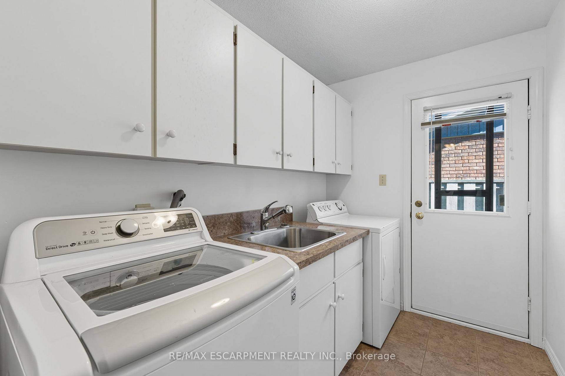 Photo 16 of 275 Cornwallis Road, Hamilton, Ancaster — HOMEH