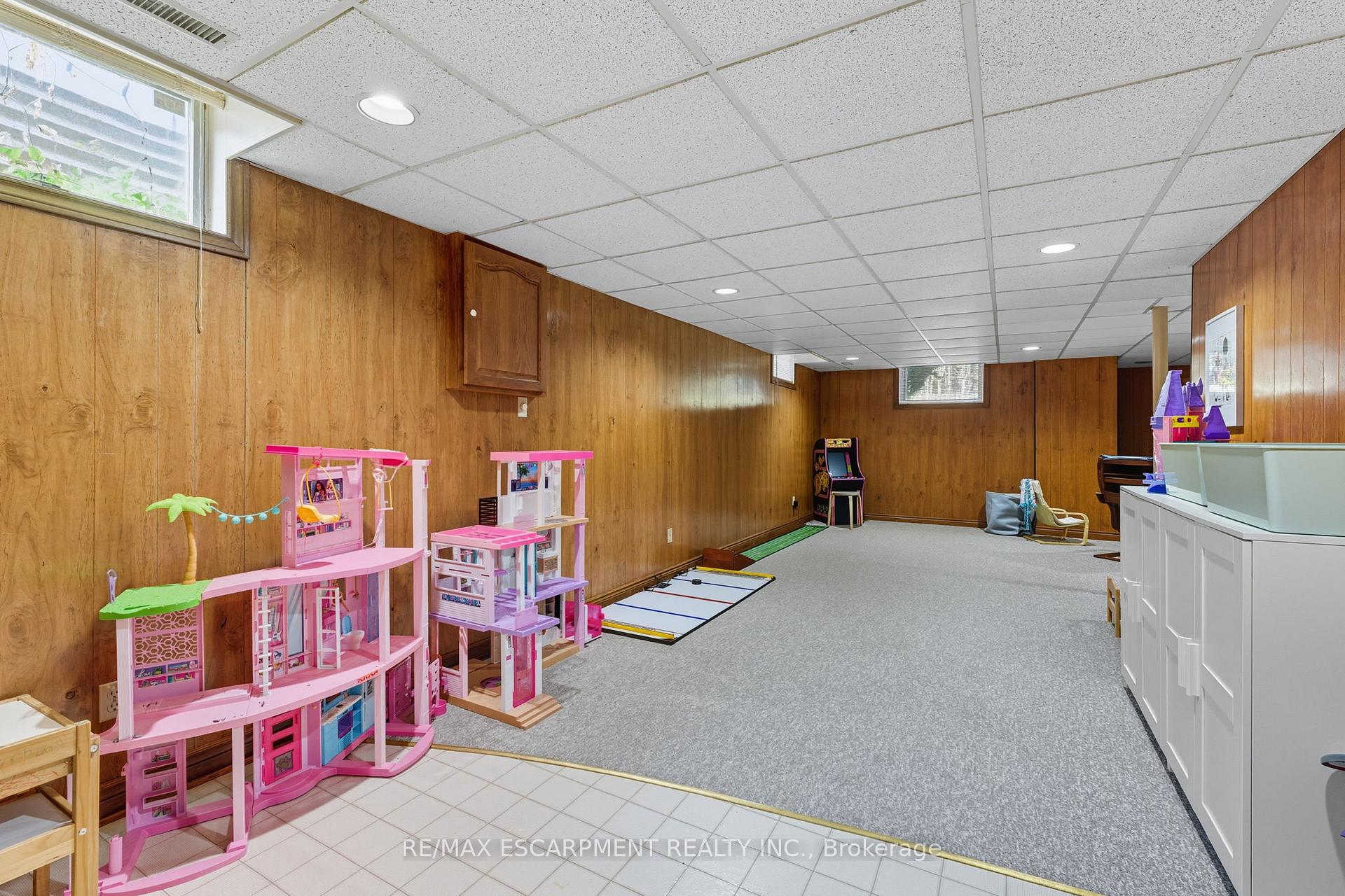 Photo 23 of 275 Cornwallis Road, Hamilton, Ancaster — HOMEH