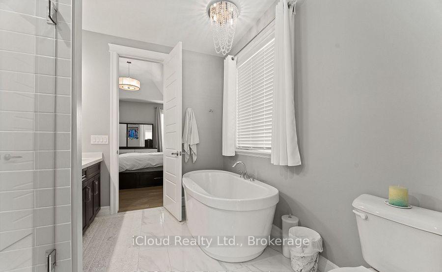 Photo 18 of 139 Blue Jay Crescent, Windsor — HOMEH