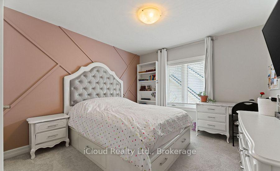 Photo 17 of 139 Blue Jay Crescent, Windsor — HOMEH