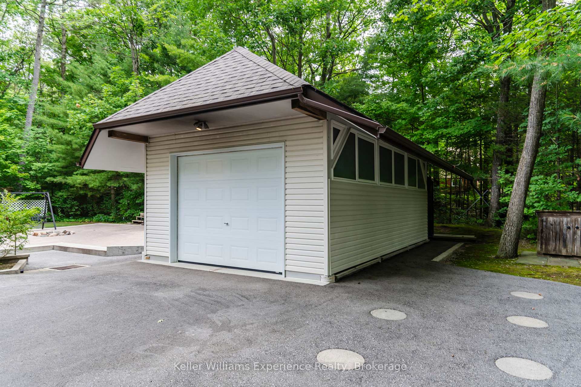Photo 37 of 9 Bourgeois Court, Tiny, Rural Tiny — HOMEH