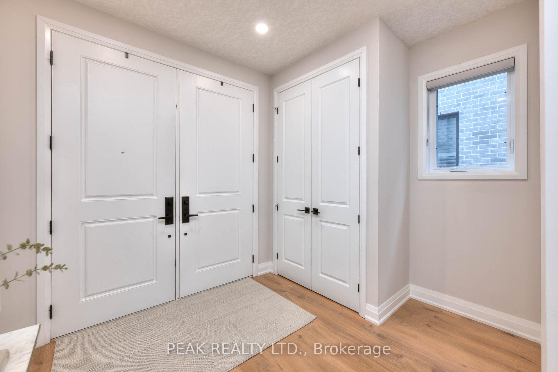 Photo 3 of 231 Forest Creek Drive, Kitchener — HOMEH