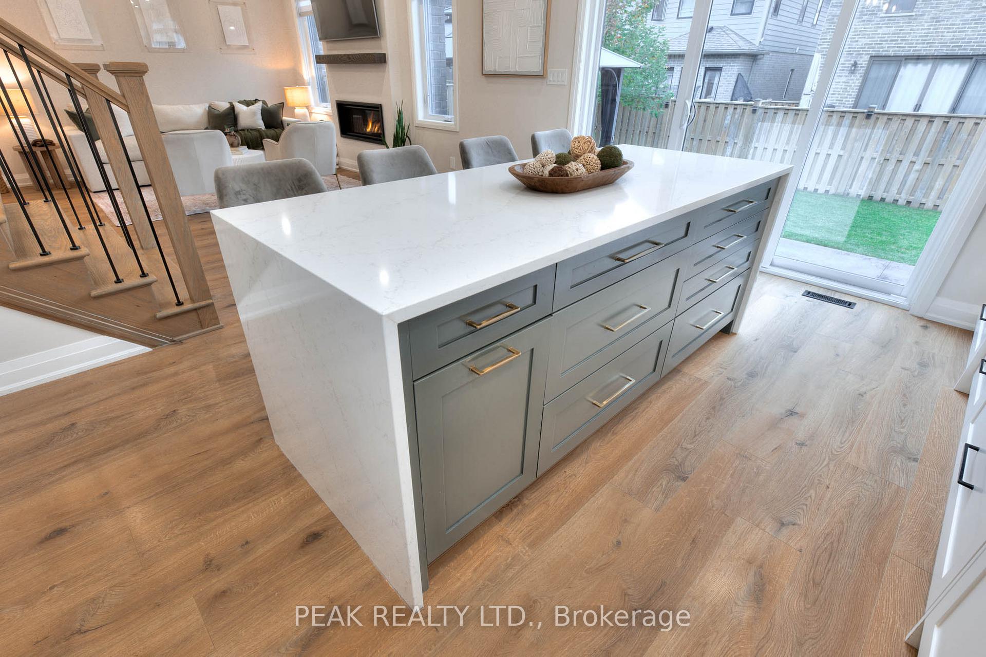 Photo 18 of 231 Forest Creek Drive, Kitchener — HOMEH