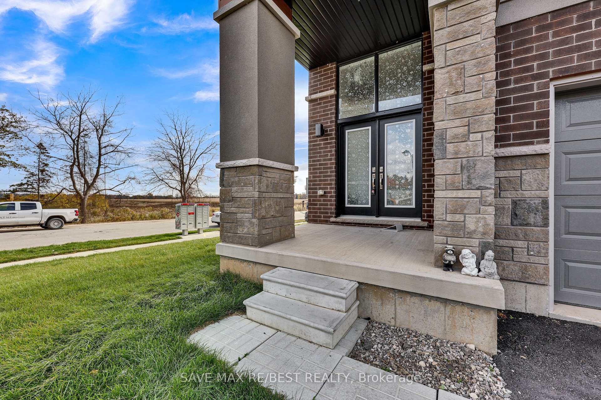 Photo 2 of 130 Hitchman Street, Brant, Paris — HOMEH