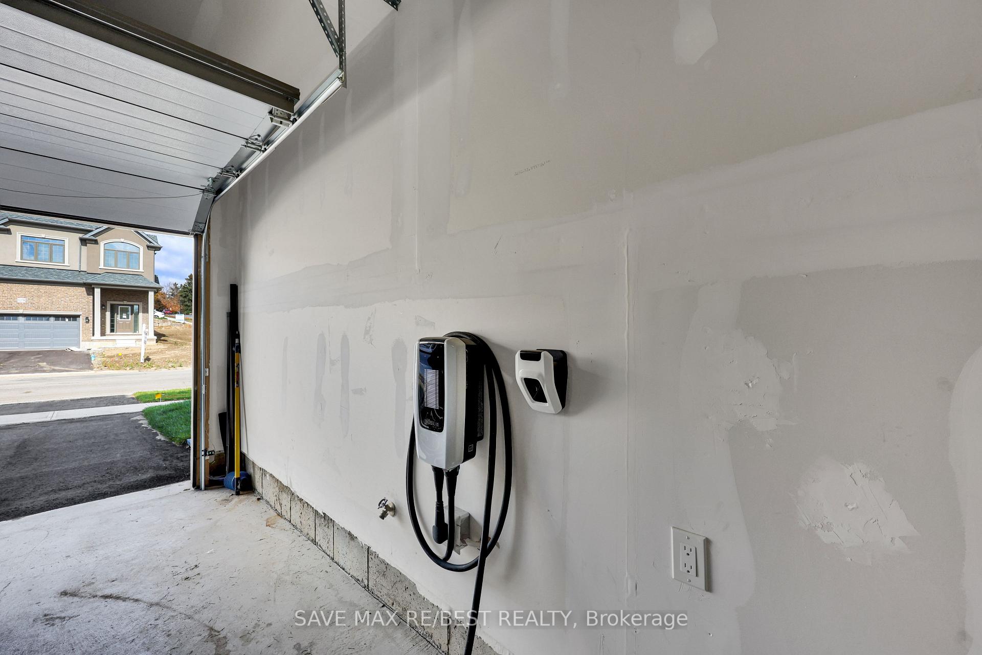 Photo 46 of 130 Hitchman Street, Brant, Paris — HOMEH