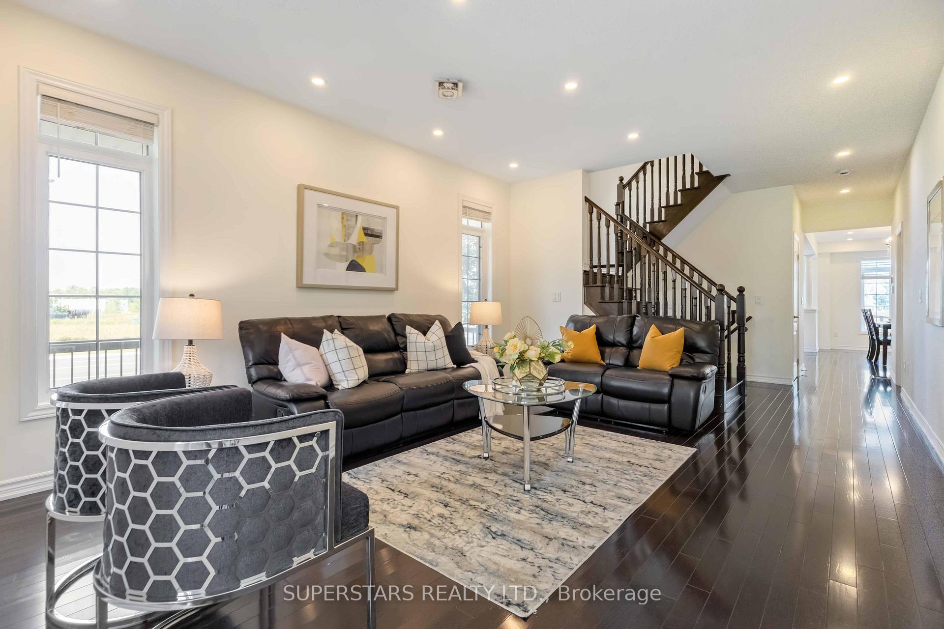 Photo 12 of 70 Living Cres, Markham, Victoria Square — HOMEH