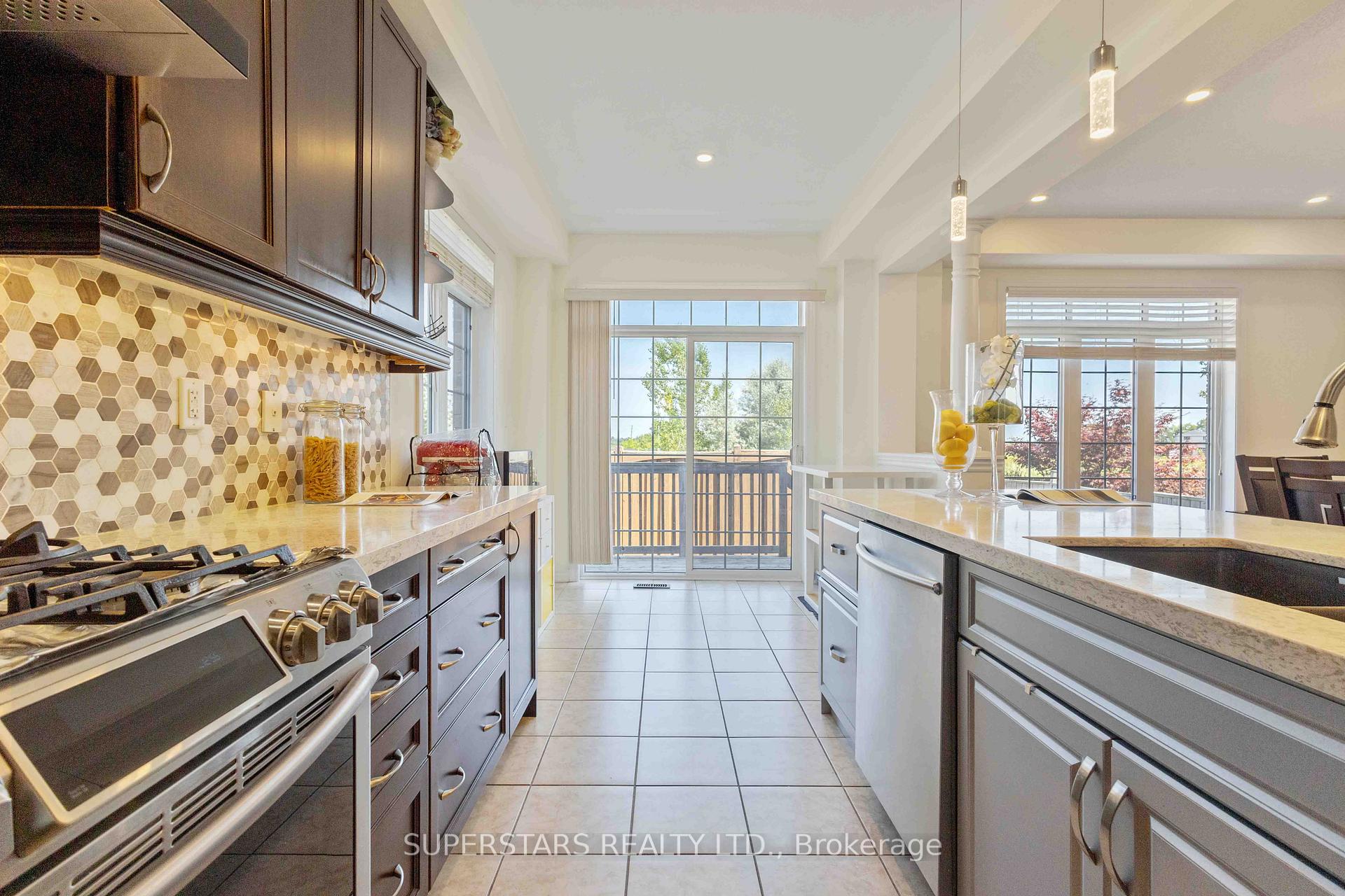 Photo 10 of 70 Living Cres, Markham, Victoria Square — HOMEH