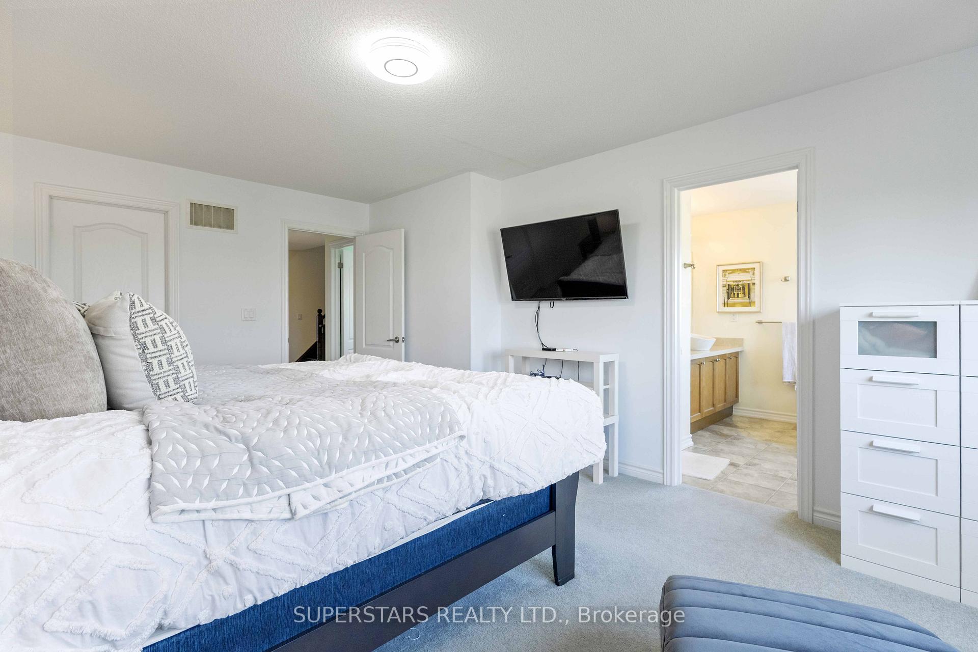 Photo 16 of 70 Living Cres, Markham, Victoria Square — HOMEH